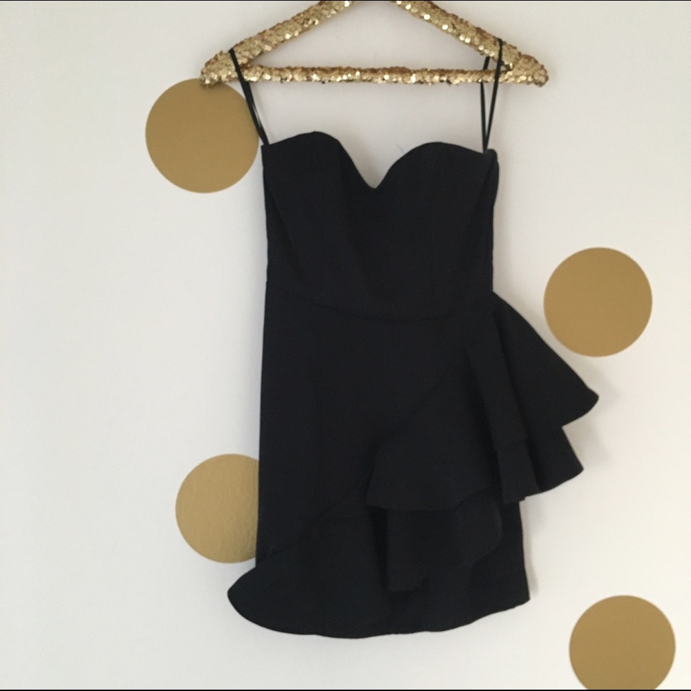 ✨H&M Black Ruffle Strapless Dress✨